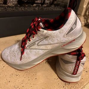 Brooks Levitate Men’s Shoes - Christmas Edition